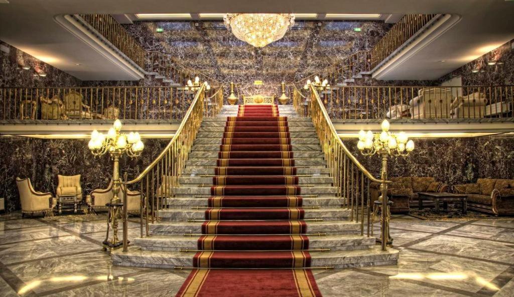 Unique Majestic Hotel